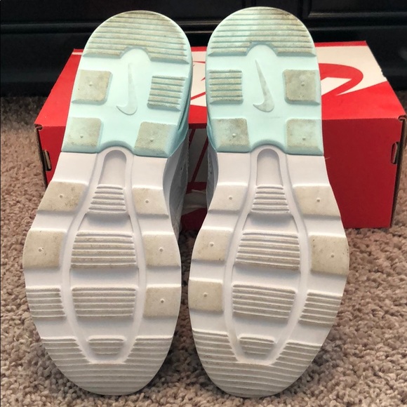 Nike Air Max Motion 2 - Picture 4 of 6